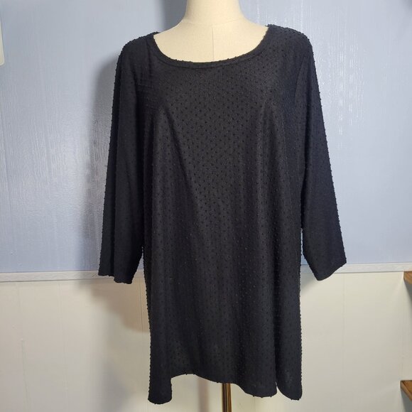 Rose + Olive Tops - Rose + Olive 1X Classic Black Round Neck Dotted Back Button Down T-Shirt Blouse